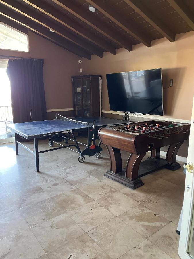 Women Only Private Room Big Estate View Pool Oasis Encino Sherman Oaks 405-101 Homestay